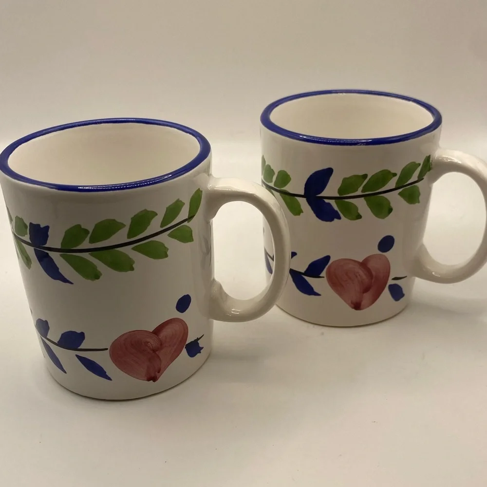 Williams Sonoma floral heart pattern coffee mug.